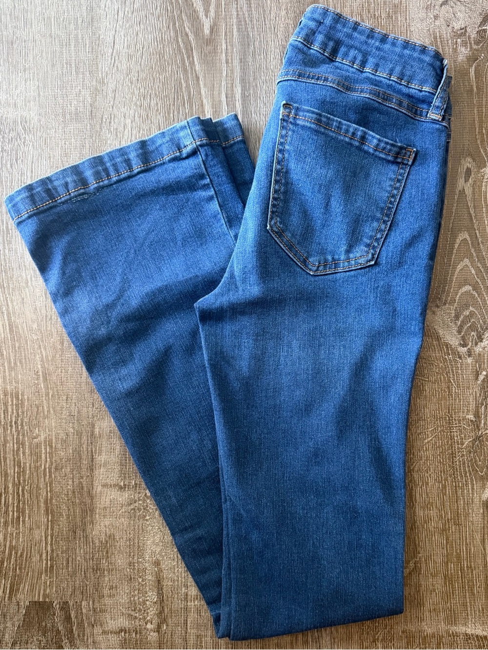 NWOT Happily Grey mid-rise flare jeans in size 1/25